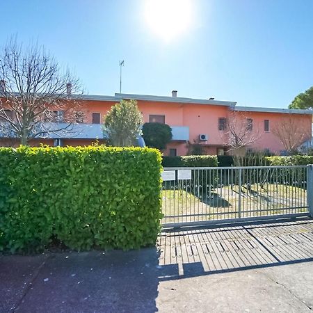 Villaggio Le Ginestre Бибионе Экстерьер фото