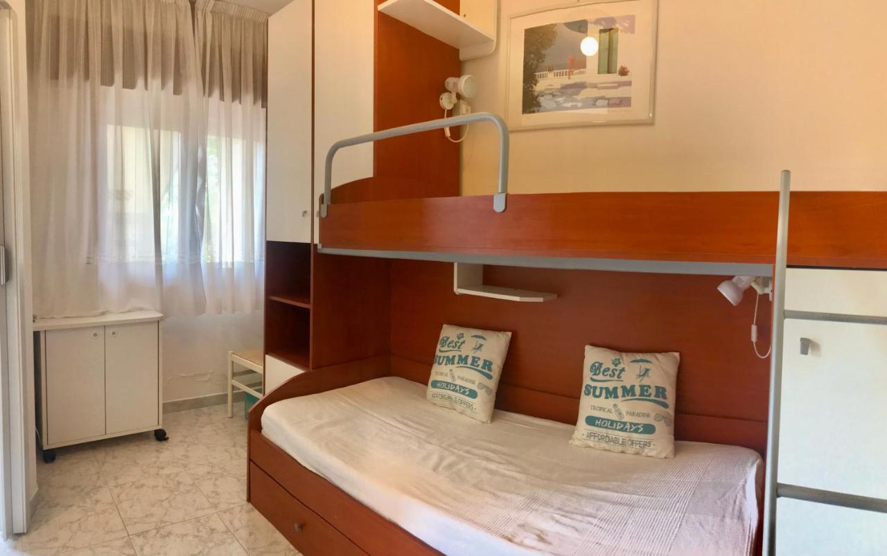 Villaggio Le Ginestre Бибионе Экстерьер фото