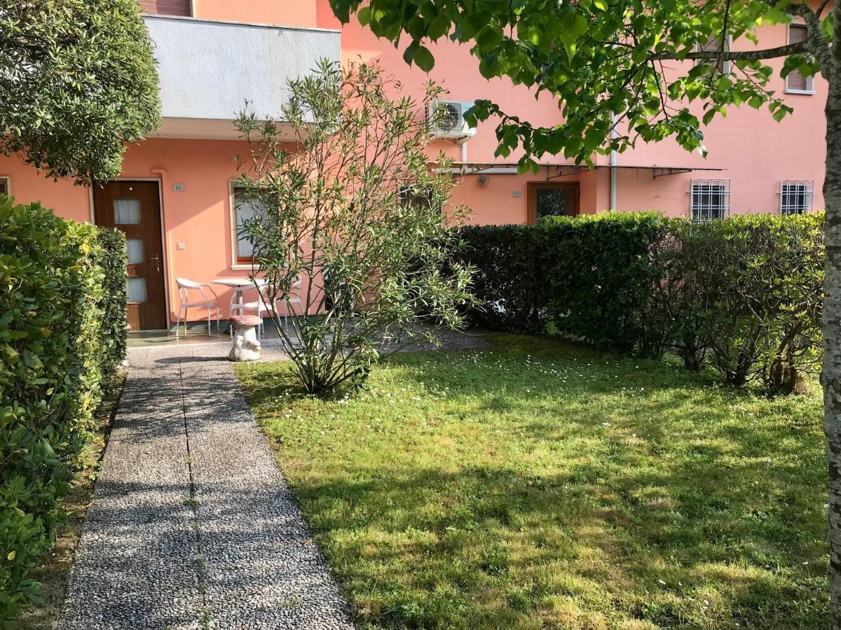 Villaggio Le Ginestre Бибионе Экстерьер фото