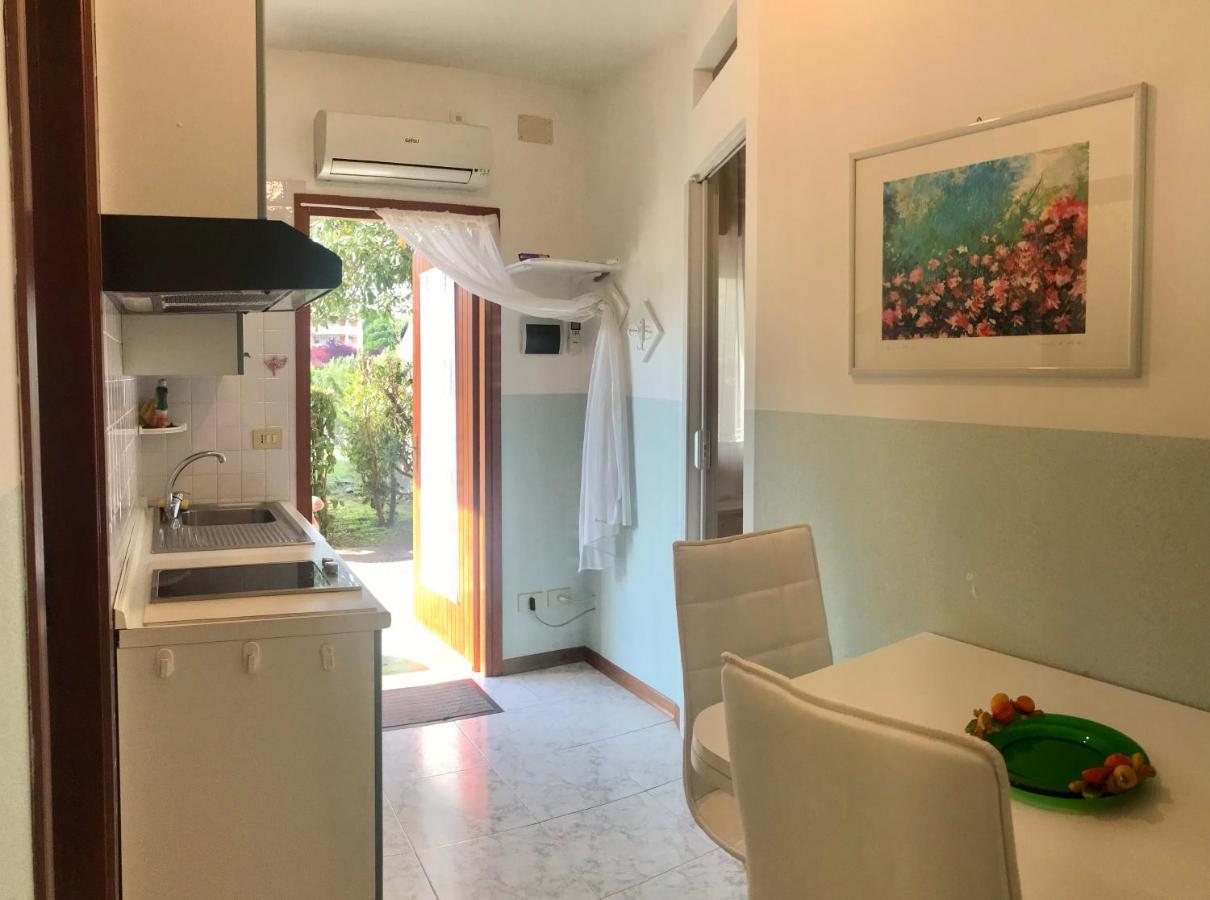 Villaggio Le Ginestre Бибионе Экстерьер фото