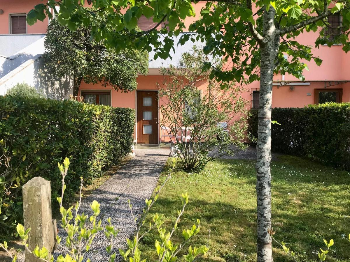 Villaggio Le Ginestre Бибионе Экстерьер фото