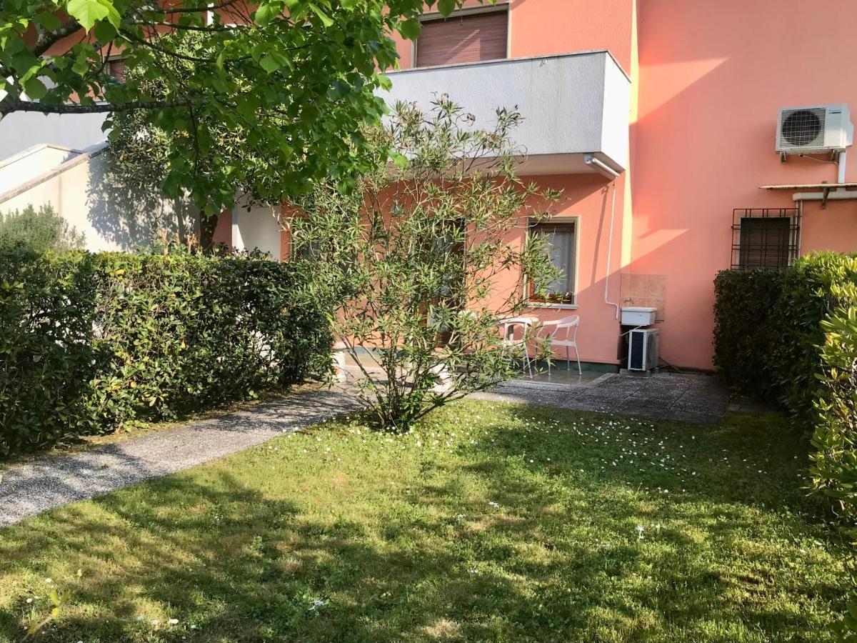 Villaggio Le Ginestre Бибионе Экстерьер фото