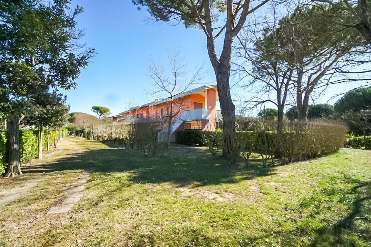 Villaggio Le Ginestre Бибионе Экстерьер фото